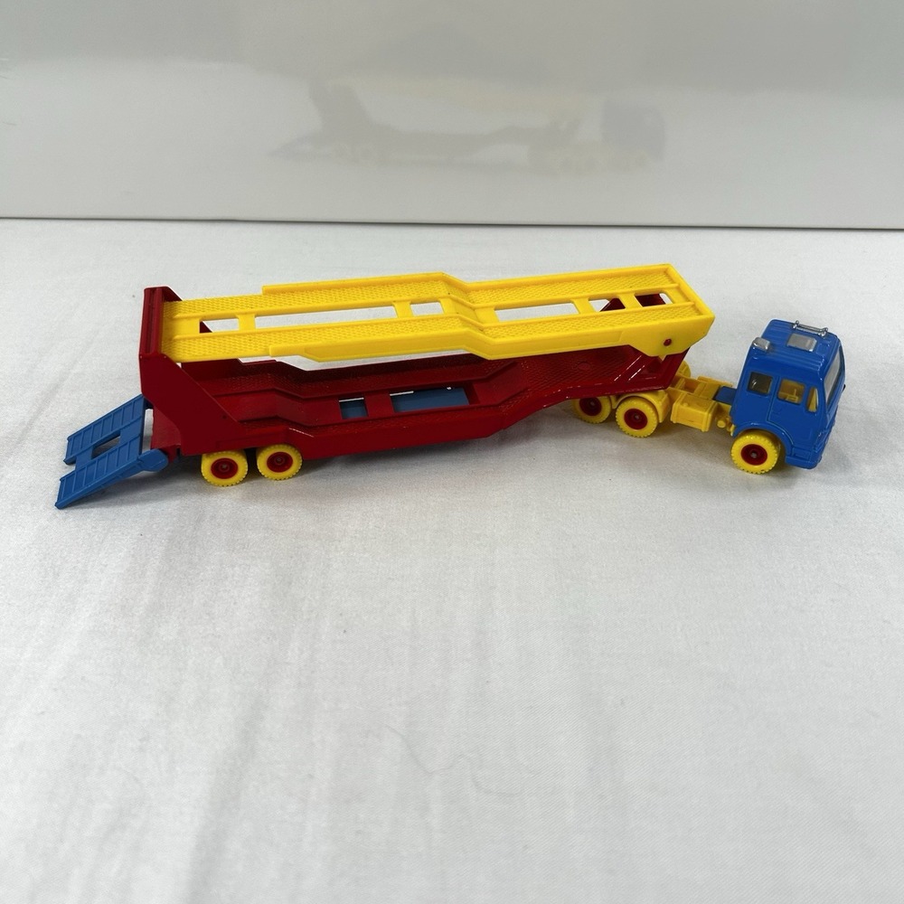 HTF Multi-colored Maisto Highway Haulers Yellow Transport Car Hauler